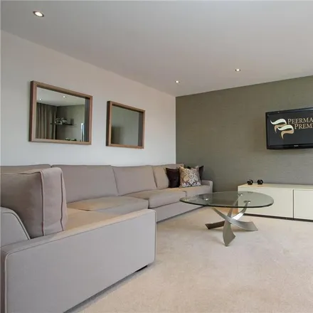 Image 6 - Kingston House South 40-90, Ennismore Gardens, London, SW7 1NQ, United Kingdom - Apartment for rent