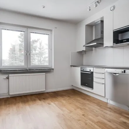 Rent this 2 bed apartment on Lantmannavägen in 461 60 Trollhättan, Sweden