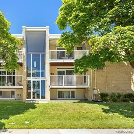 Buy this 1 bed condo on North Crooks Road in Royal Oak, MI 48017