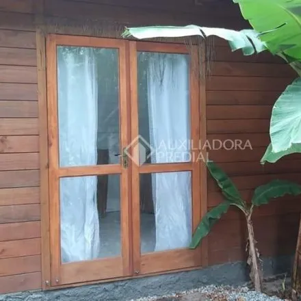 Buy this 5 bed house on Servidão Cinco Rosas in São João do Rio Vermelho, Florianópolis - SC