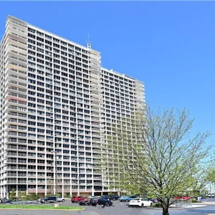 Buy this 3 bed condo on Winton Place Condominiums in Gold Coast Lane, Lakewood
