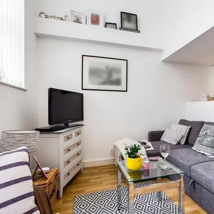 Image 2 - St Thomas Lofts, Kilvey Terrace, Swansea, SA1 8BG, United Kingdom - Apartment for rent