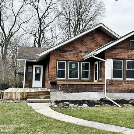 Buy this 2 bed house on 1671 Elmhurst Avenue in Fort Dodge, IA 50501