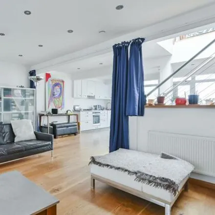 Image 6 - Newman Street, Camden, London, W1t - Apartment for sale