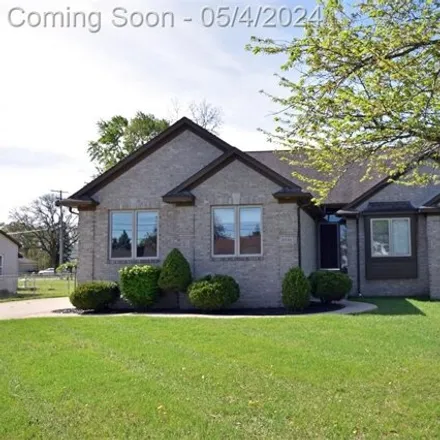Buy this 4 bed house on 8356 Wiloray Avenue in Shelby Charter Township, MI 48317