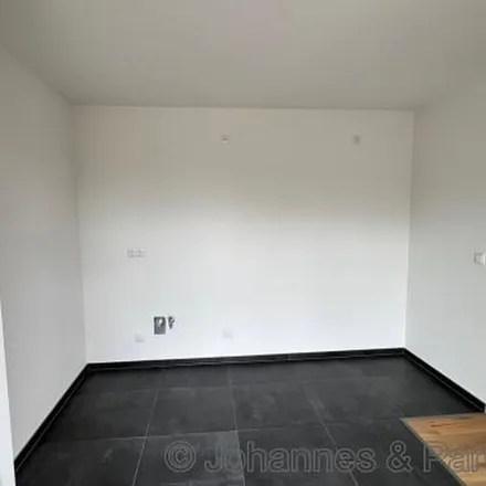 Rent this 5 bed apartment on Zwickauer Straße 111 in 01187 Dresden, Germany