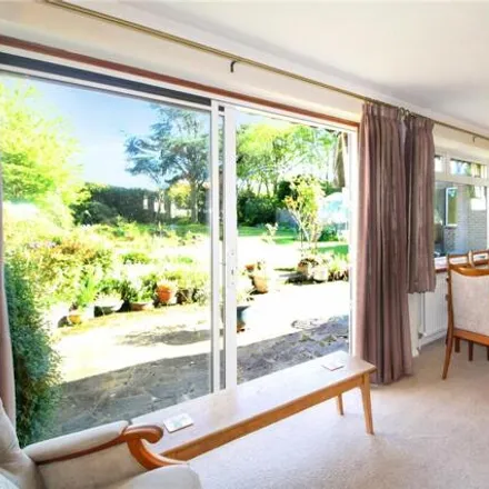 Image 2 - Thorndon Park Crescent, Leigh on Sea, SS9 4RG, United Kingdom - Duplex for sale