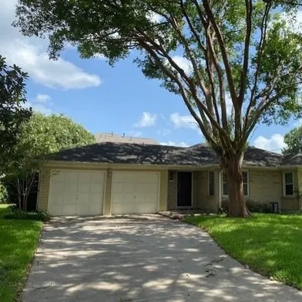 Rent this 3 bed house on 2914 Ashwood Street in Houston, TX 77025