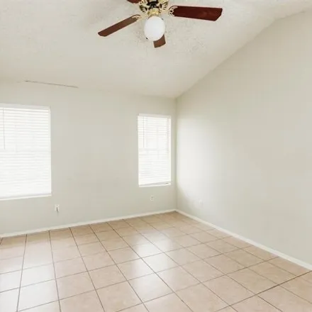 Image 9 - 8810 Piney Point Drive, Austin, TX 78729, USA - Apartment for rent