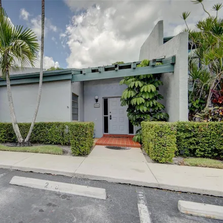 Buy this 3 bed condo on Craig Rupp K-9 Dog Park in Northwest 97th Avenue, Pembroke Pines
