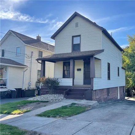 Buy this 2 bed house on 38 North Davis Street in Girard, OH 44420
