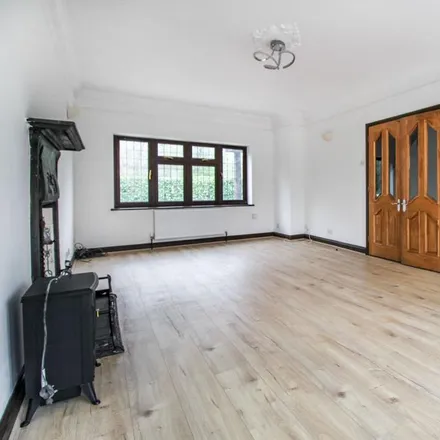 Image 3 - Clyde Road, Epping Forest, EN11 0BE, United Kingdom - House for rent