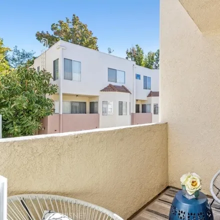 Image 9 - 4803 Sylmar Avenue, Los Angeles, CA 91423, USA - Townhouse for sale