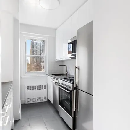 Image 7 - 245 East 35th Street, New York, NY 10016, USA - Apartment for sale