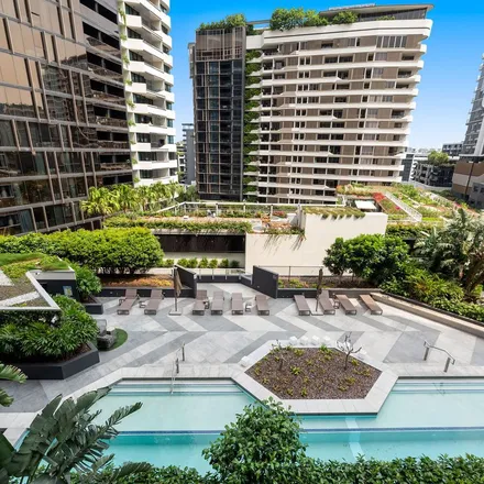 Rent this 2 bed apartment on Skyring Apartments in Skyring Terrace, Newstead QLD 4006