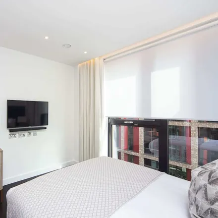 Image 3 - London, SW11 7AN, United Kingdom - Apartment for rent