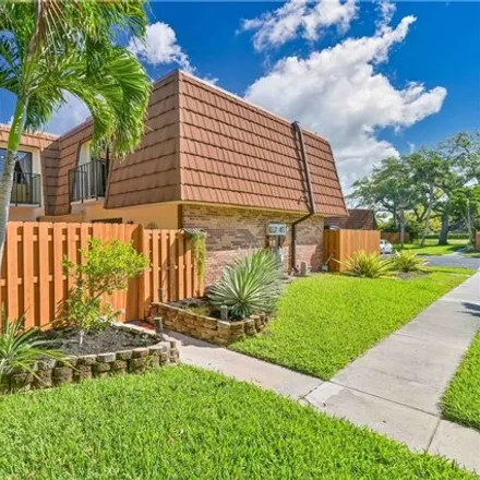 Buy this 2 bed house on McGregor Cafe in McGregor Boulevard, Fort Myers