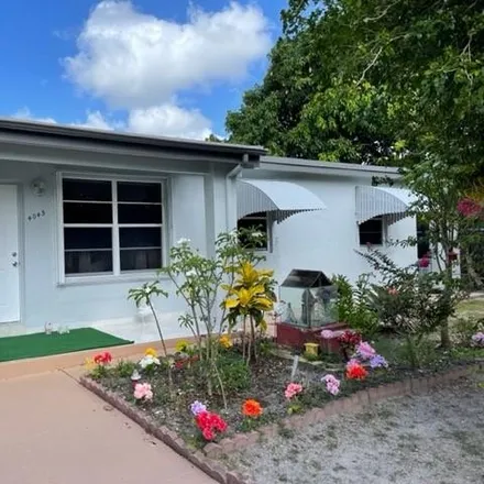 Buy this 4 bed house on 4055 Southwest 111th Avenue in Westwood Lake, Miami-Dade County
