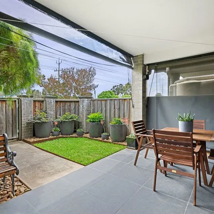 Rent this 3 bed townhouse on Union Road in Lavington NSW 2641, Australia