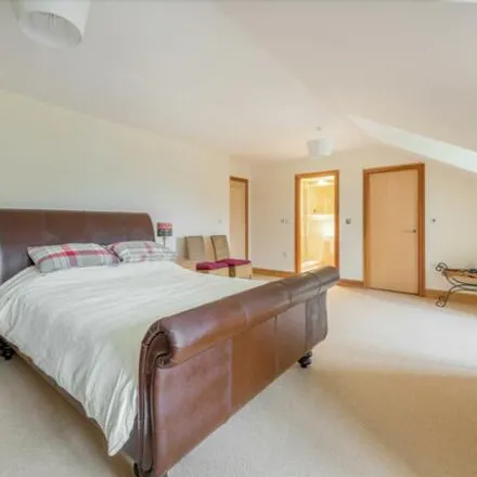 Image 7 - Spread Eagle, Forest Road, Royal Tunbridge Wells, TN2 5AJ, United Kingdom - House for sale