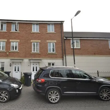 Rent this 4 bed townhouse on 126 Montreal Avenue in Bristol, BS7 0NJ