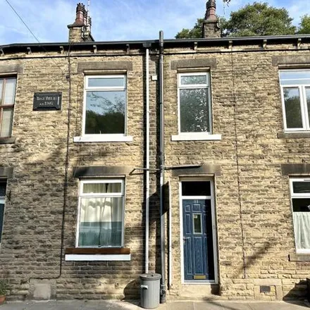 Buy this 3 bed townhouse on East View in Mytholmroyd, HX7 5ET