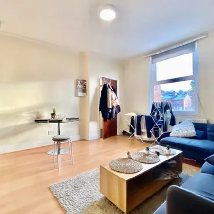 Image 2 - Wetherby Place, Leeds, LS4 2BP, United Kingdom - Apartment for rent