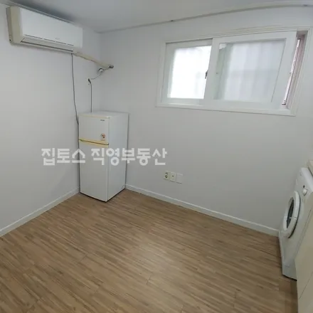 Rent this studio apartment on 서울특별시 관악구 봉천동 1633-13