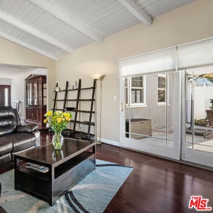 Image 5 - 7157 Tunney Avenue, Los Angeles, CA 91335, USA - House for sale
