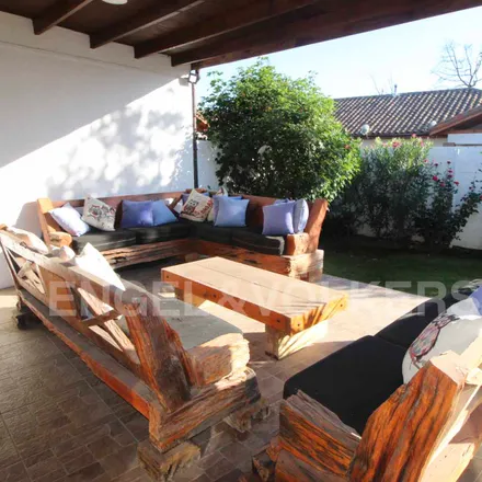 Buy this 5 bed house on Avenida Los Nogales in 291 0036 Machalí, Chile