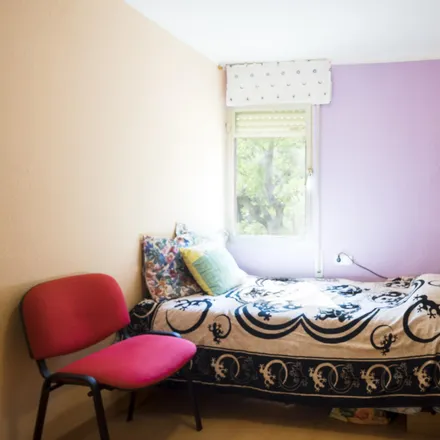 Rent this 3 bed room on Carrer de Vayreda in 36, 08035 Barcelona