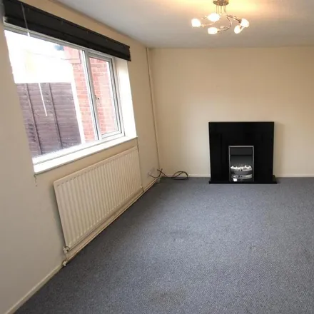 Image 3 - Upperfield Close, Redditch, B98 9LE, United Kingdom - Townhouse for rent