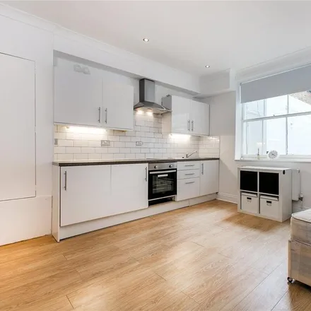 Rent this studio apartment on 31 Petersham Place in London, SW7 5PT