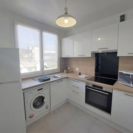 Rent this 1 bed apartment on 33 Quai Alphonse Le Gallo in 92100 Boulogne-Billancourt, France