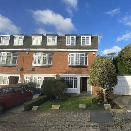 Rent this 4 bed house on Austell Gardens in London, NW7 4NS