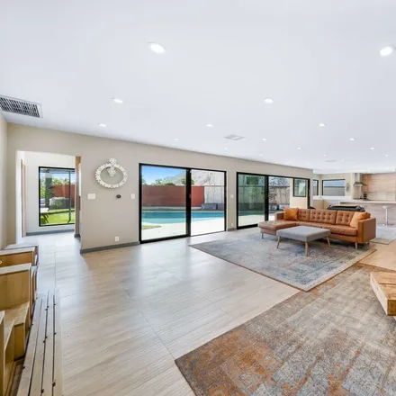 Image 3 - 2240 Chelan Place, Los Angeles, CA 90068, USA - House for sale