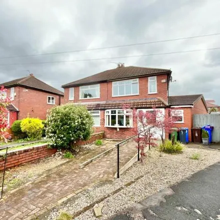 Buy this 3 bed duplex on Knowl Close in Audenshaw, M34 2HW