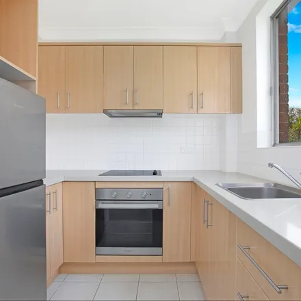 Rent this 3 bed apartment on King Lane in Wollstonecraft NSW 2065, Australia