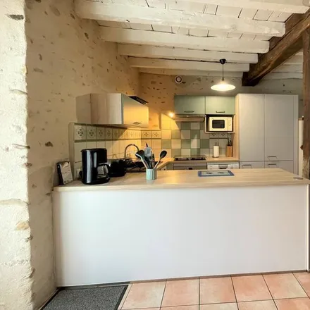 Rent this 3 bed house on avenue de Béarn in 64110 Jurançon, France