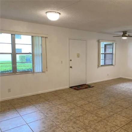 Image 7 - 300 Southwest 134th Way, Pembroke Pines, FL 33027, USA - Condo for rent