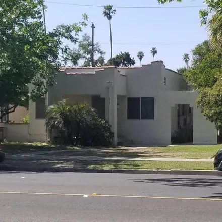 Buy this 3 bed house on 615 Fresno Street in Fresno, CA 93706