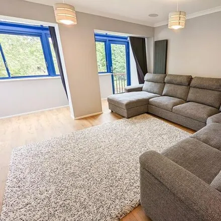 Rent this 3 bed duplex on Bywater Place in London, SE16 5EN