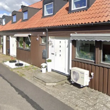 Rent this 4 bed townhouse on Cinnobergatan 32 in 421 63 Gothenburg, Sweden