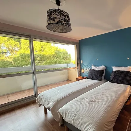 Rent this 2 bed apartment on Bénodet in Rue de l'Église, 29950 Bénodet