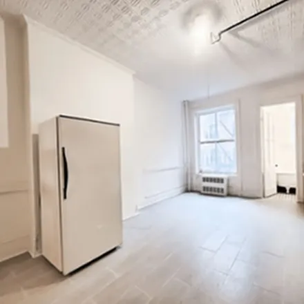 Rent this 3 bed apartment on Church of the Holy Trinity in 316 East 88th Street, New York