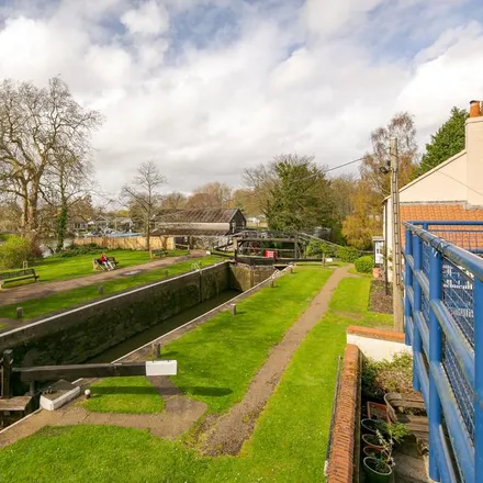 Image 3 - The Wharf, Wey Navigation Towpath, Runnymede, KT13 8LG, United Kingdom - Apartment for rent