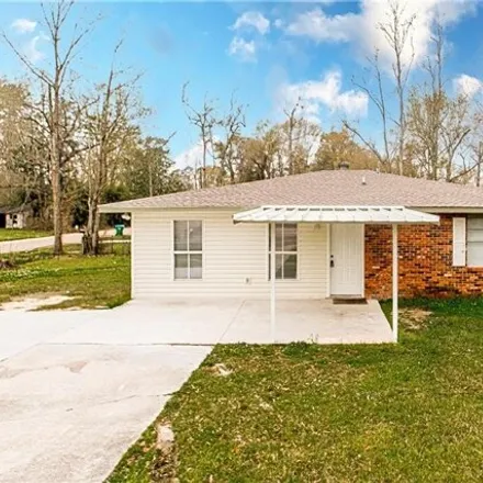 Rent this 3 bed house on 1093 East Illinois Avenue in Oliver, Hammond