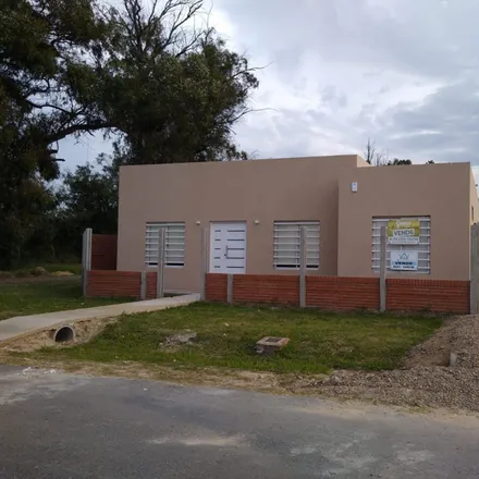 Buy this studio house on Escuela de Educación Primaria 26 República de Venezuela in 5 - Tomás Espora, Partido de Luján