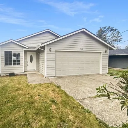 Buy this 3 bed house on 1018 Leonard St in Oregon City, Oregon