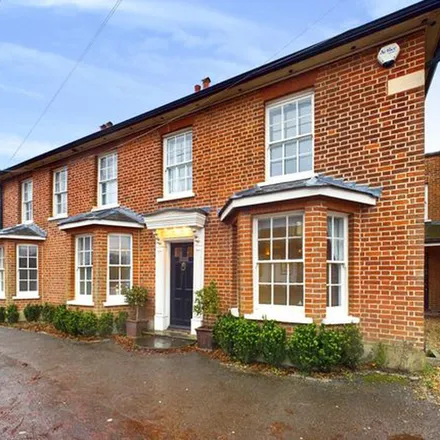 Image 9 - A.H. Tripp & Son, Aylesbury End, Beaconsfield, HP9 1LS, United Kingdom - Townhouse for rent